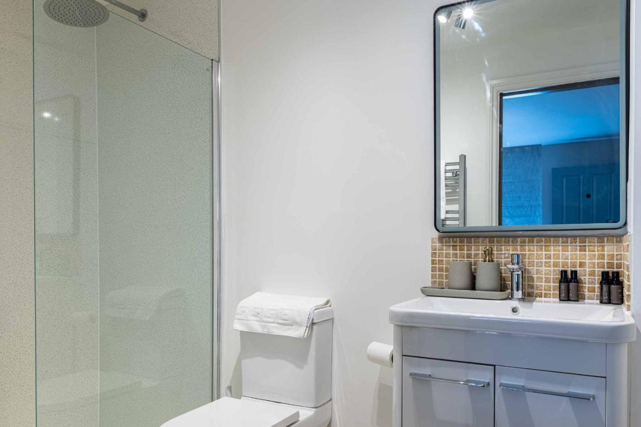 Stylish Modern 1 Bedroom, City Centre Bath Eksteriør billede